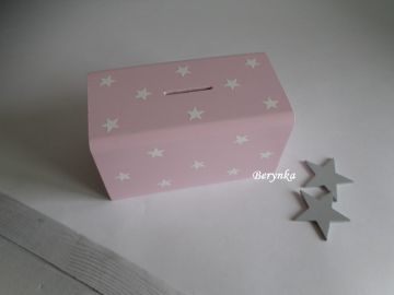 Dřevěná pokladnička s hvězdičkou