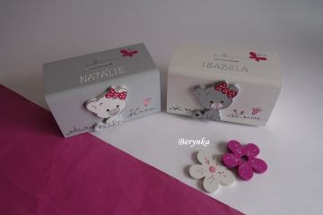 Dřevěná pokladnička s koťátkem