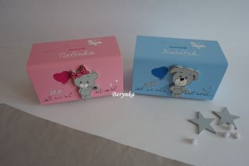 Dřevěná pokladnička s koťátkem