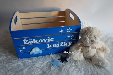 Dřevěná bedýnka s autíčkem - v různých barvách
