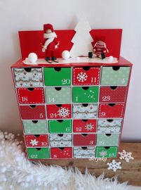 Adventní kalendář červeno-zelený s panáčky