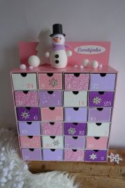 Adventní kalendář růžovo-fialový se sněhuláčkem