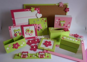 Dřevěné dekorace - zeleno-růžovo-malinové