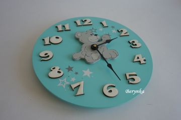 Dřevěné hodiny s medvídkem - kulaté/čtvercové
