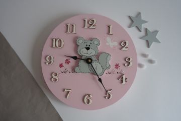 Dřevěné hodiny s medvídkem - kulaté/čtvercové