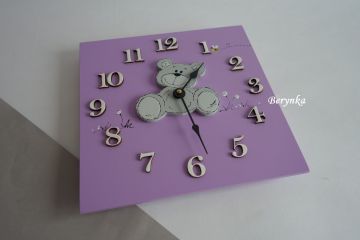 Dřevěné hodiny s medvídkem - kulaté/čtvercové