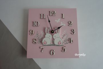 Dřevěné dekorace s hlavou zajíčka