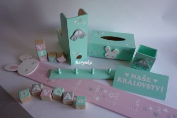 Dřevěné dekorace s hlavou zajíčka