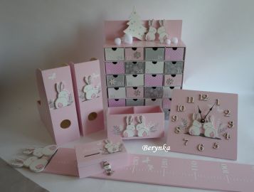 Dřevěné dekorace se zajíčkem