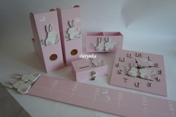 Dřevěné dekorace se zajíčkem