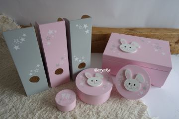 Dřevěné dekorace s hlavou zajíčka