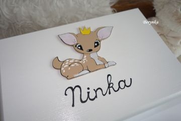 Dřevěná bedýnka se srnečkou