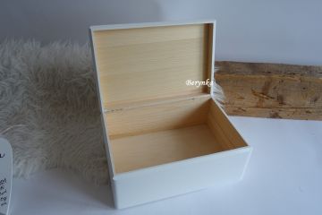 Dřevěná bedýnka se srnečkou