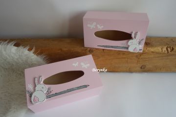 Krabička na kapesníky se zajíčkem v trávě