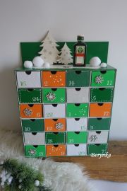Adventní kalendář zelený s lahvičkou Jagermeistera