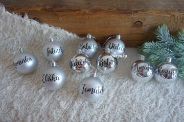 Vánoční baňky s textem na přání - stříbrné