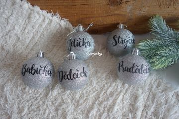 Vánoční baňky s textem na přání - stříbrné s černým nápisem