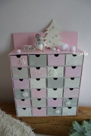 Adventní kalendář růžovo-šedý s myškou