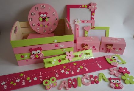 Dřevěné dekorace - zelená a malinová s růžovou