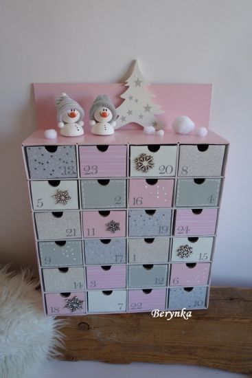 Adventní kalendář růžovo-šedý se sněhuláky - různá provedení