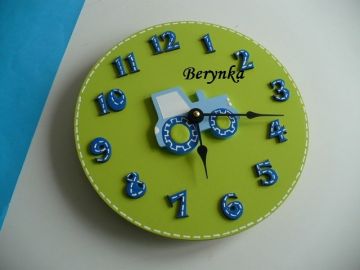 Hodiny s traktorem - kulaté/čtvercové