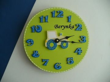 Hodiny s traktorem - kulaté/čtvercové