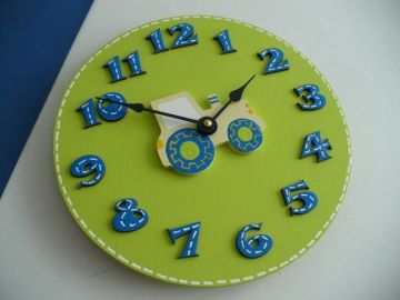 Hodiny s traktorem - kulaté/čtvercové