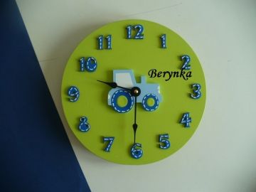 Hodiny s traktorem - kulaté/čtvercové