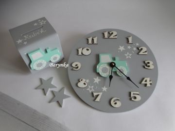 Hodiny s traktorem - kulaté/čtvercové