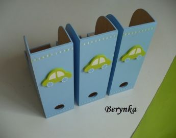 Dřevěný šanon s dopravními prostředky