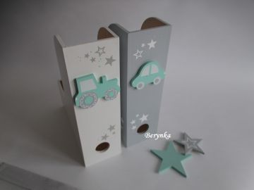 Dřevěný šanon s dopravními prostředky