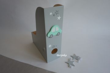 Dřevěný šanon s dopravními prostředky