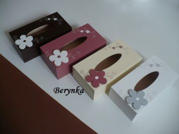 Krabička na kapesníky s kytičkou