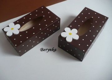Krabička na kapesníky s kytičkou