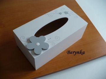 Krabička na kapesníky s kytičkou