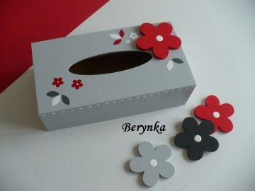 Krabička na kapesníky s kytičkou