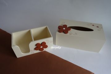 Krabička na kapesníky s kytičkou