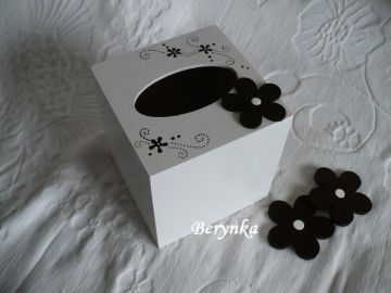 Krabička na kapesníky s kytičkou
