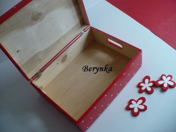 Dřevěné dekorace - červená a bílá