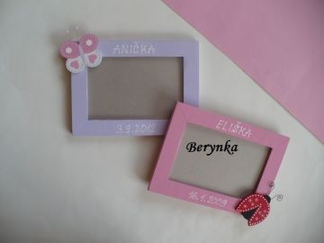 Dřevěný fotorámeček s motýlkem