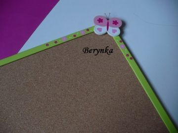 Nástěnka s motýlkem