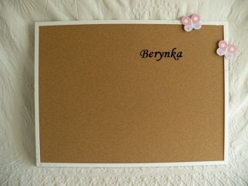 Nástěnka s motýlkem