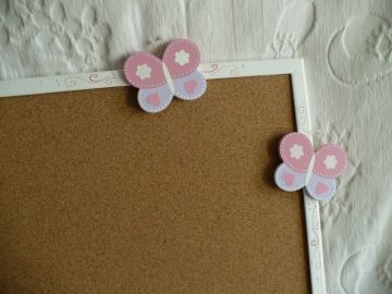 Nástěnka s motýlkem