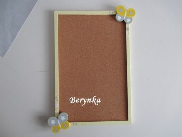 Nástěnka s motýlkem