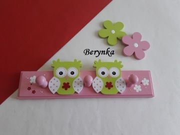 Dětský věšák se sovičkami