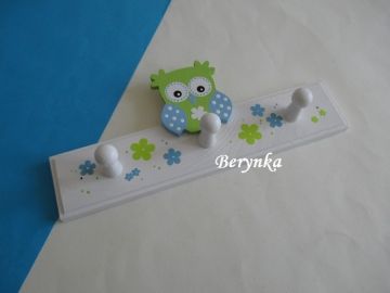 Dětský věšák se sovičkami