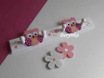 Dětský věšák se sovičkami