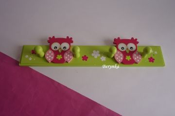 Dětský věšák se sovičkami