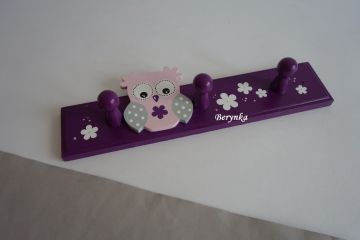 Dětský věšák se sovičkami