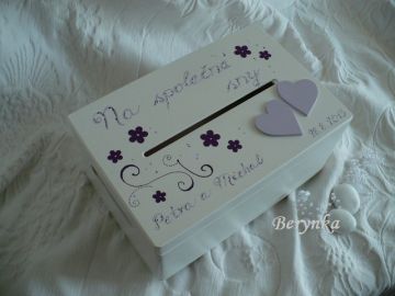 Svatební bedýnka se srdíčky a kytičkami